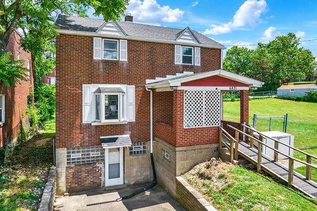 6821 Buchanan Ave, West Mifflin, PA 15122