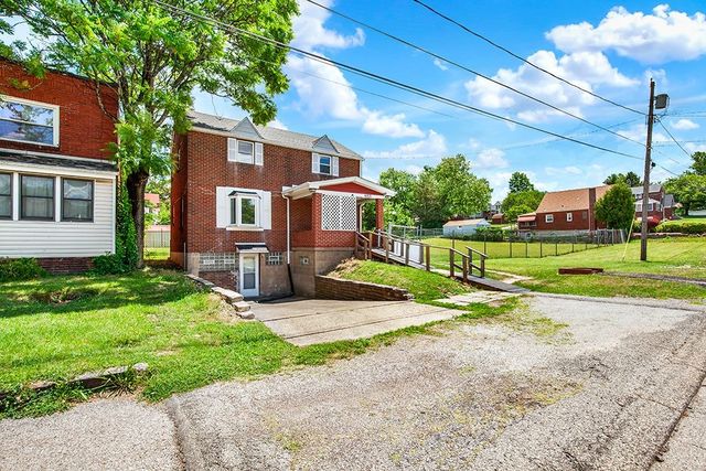 6821 Buchanan Ave, West Mifflin, PA 15122