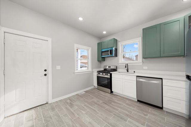 8633 S Union Avenue, Chicago, IL 60620