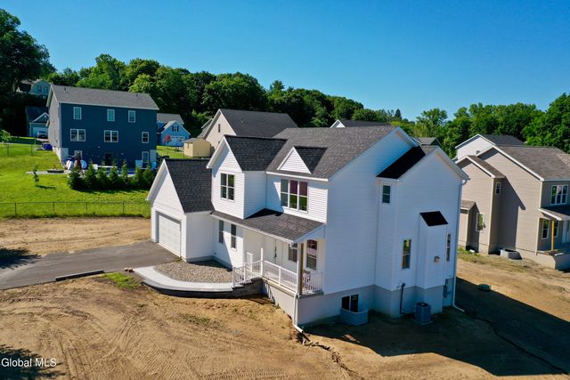 802 S Ravine Road, Niskayuna, NY 12309