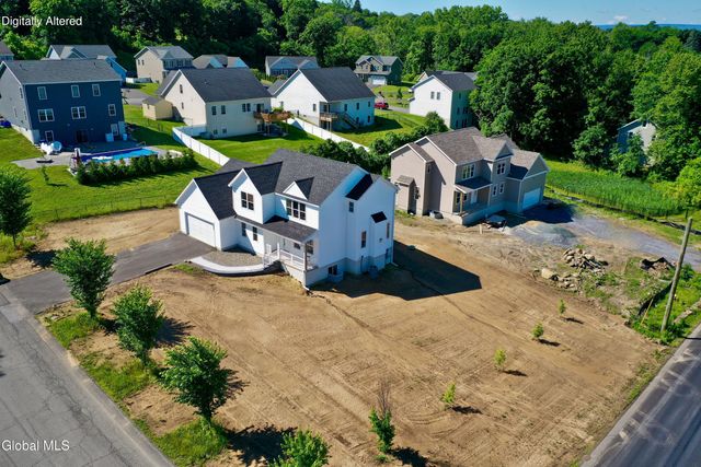 802 S Ravine Road, Niskayuna, NY 12309
