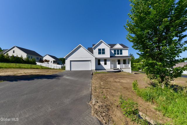 802 S Ravine Road, Niskayuna, NY 12309