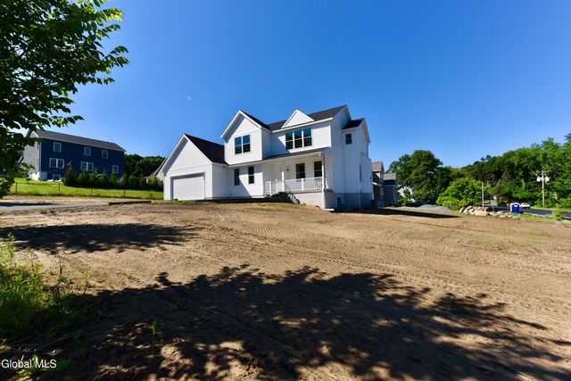 802 S Ravine Road, Niskayuna, NY 12309