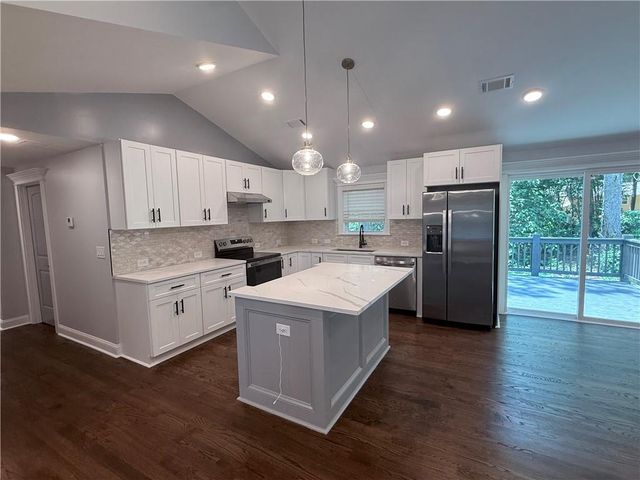 2103 Singer Way, Lithonia, GA 30058