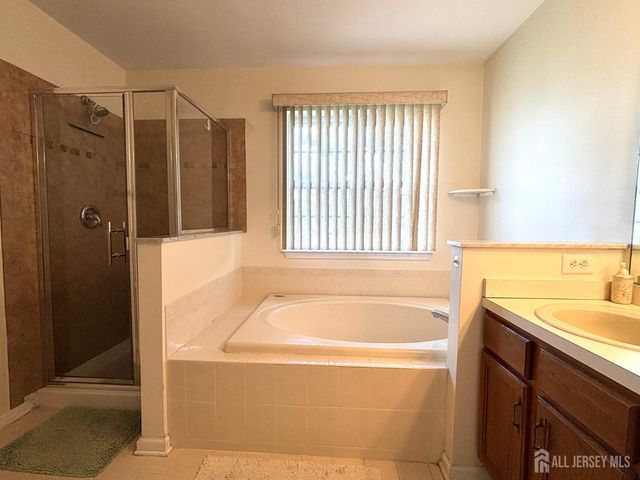 10 Sequoia Drive, South Brunswick, NJ 08810