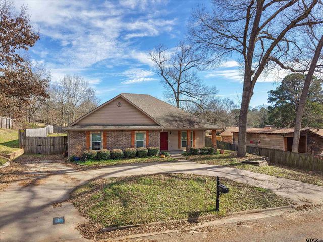 1703 Azalea St, Gilmer, TX 75644