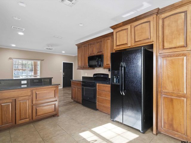 1703 Azalea St, Gilmer, TX 75644