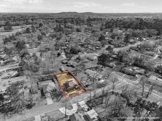 1703 Azalea St, Gilmer, TX 75644