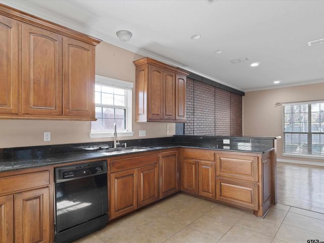 1703 Azalea St, Gilmer, TX 75644