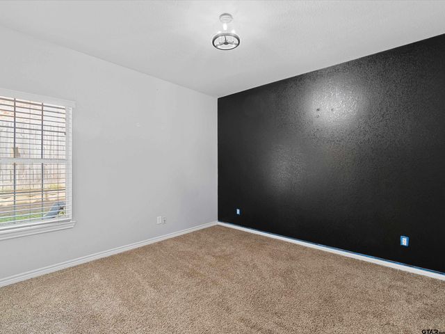 1703 Azalea St, Gilmer, TX 75644