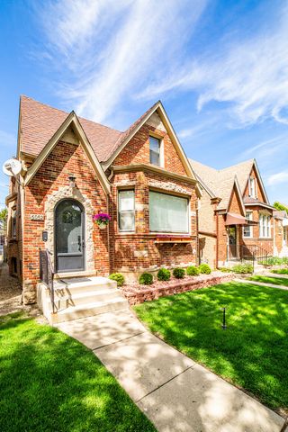 6052 W Eddy Street, Chicago, IL 60634