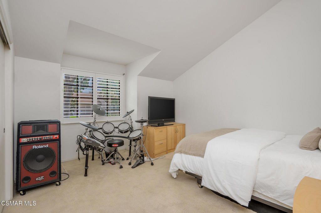 Image 17 of property listing at 2944 Shadow Brook Lane, Westlake Village, CA 91361