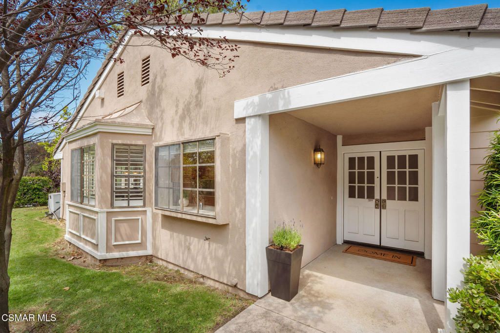 Image 2 of property listing at 2944 Shadow Brook Lane, Westlake Village, CA 91361