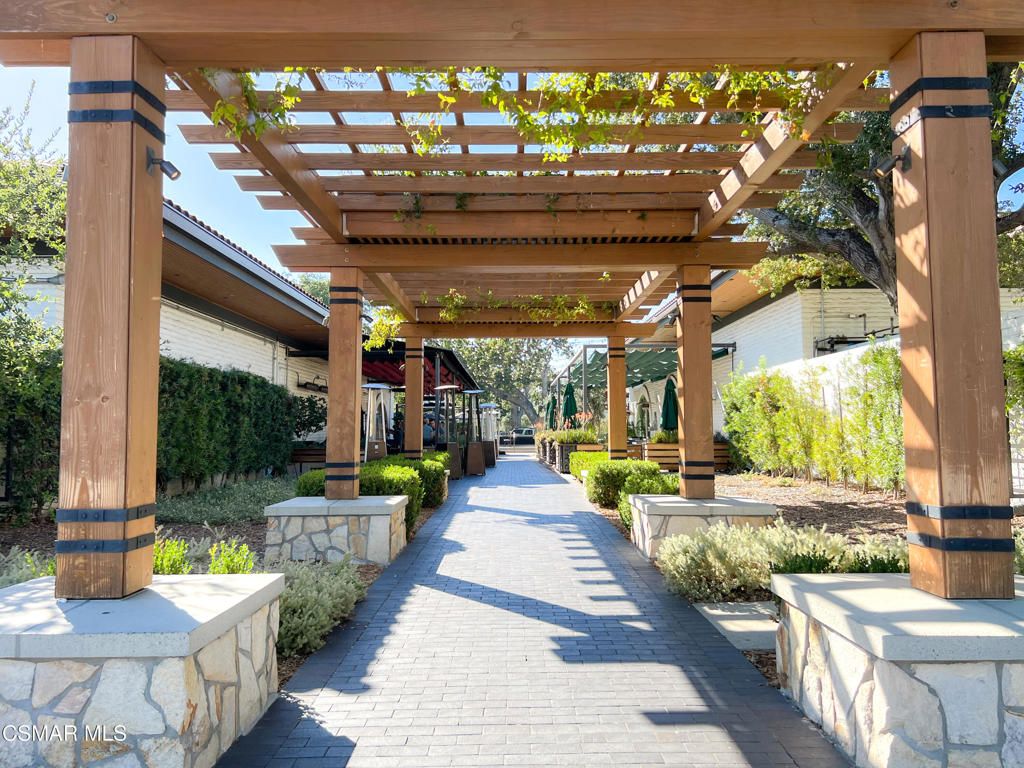 Image 26 of property listing at 2944 Shadow Brook Lane, Westlake Village, CA 91361