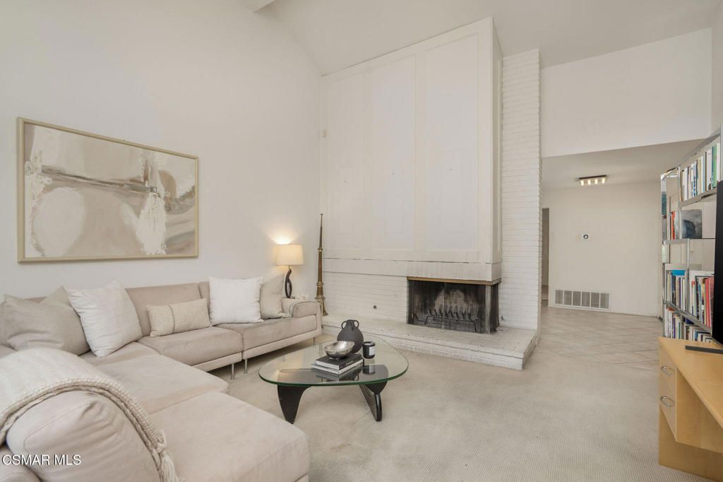 Image 4 of property listing at 2944 Shadow Brook Lane, Westlake Village, CA 91361