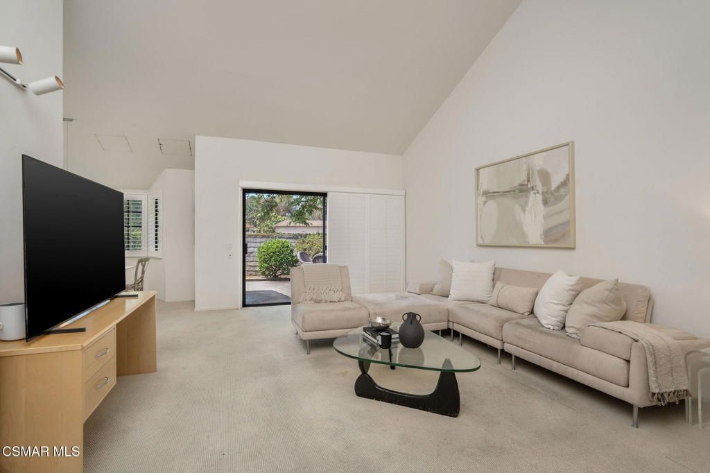 Image 5 of property listing at 2944 Shadow Brook Lane, Westlake Village, CA 91361