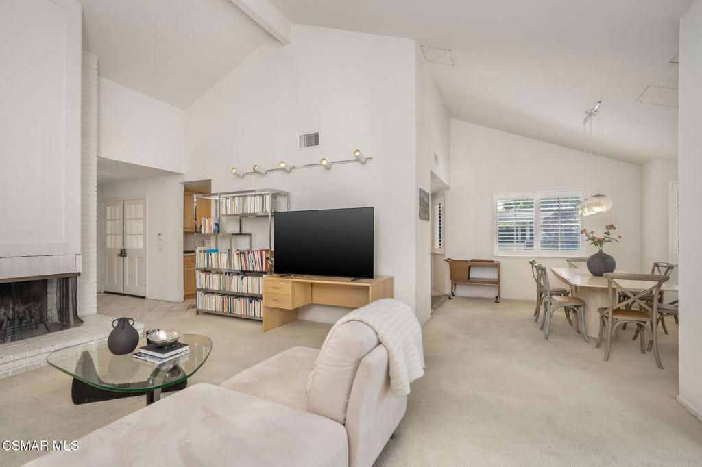 Image 6 of property listing at 2944 Shadow Brook Lane, Westlake Village, CA 91361