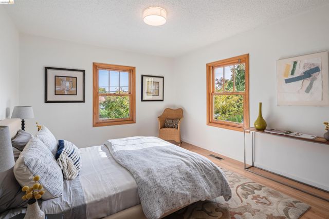 7465 Curry Ave, El Cerrito, CA 94530