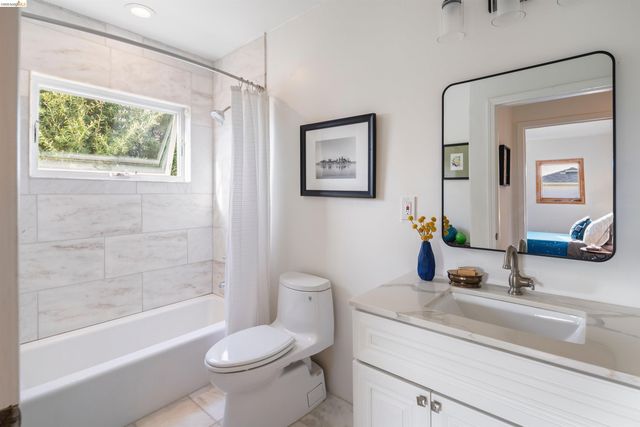 7465 Curry Ave, El Cerrito, CA 94530