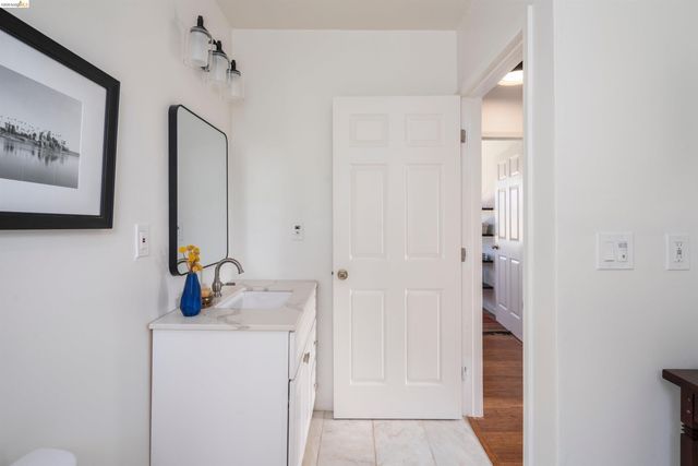 7465 Curry Ave, El Cerrito, CA 94530