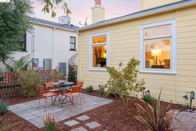 7465 Curry Ave, El Cerrito, CA 94530