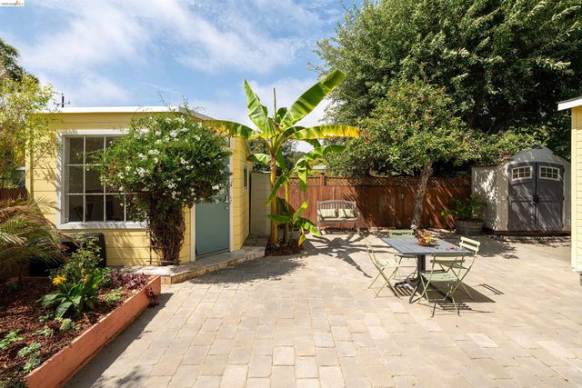 7465 Curry Ave, El Cerrito, CA 94530