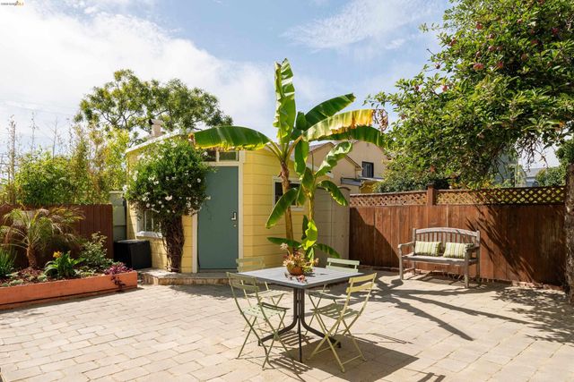 7465 Curry Ave, El Cerrito, CA 94530