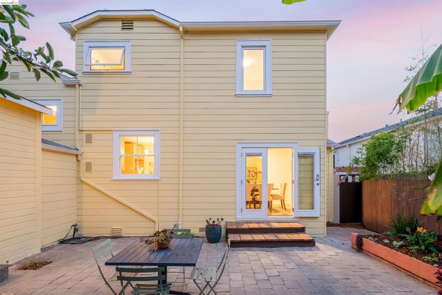 7465 Curry Ave, El Cerrito, CA 94530