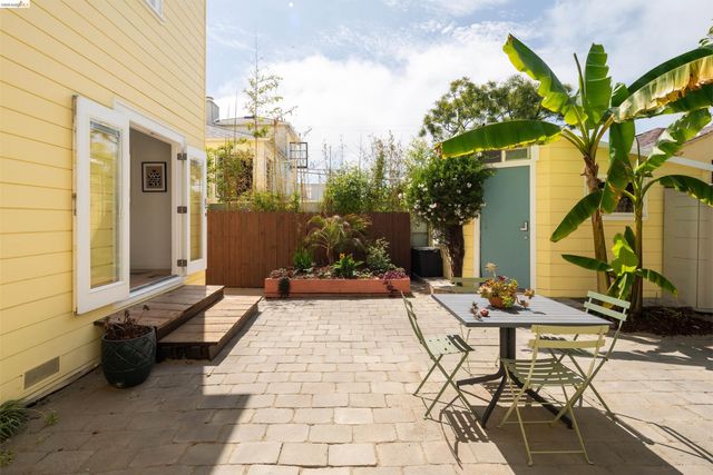 7465 Curry Ave, El Cerrito, CA 94530