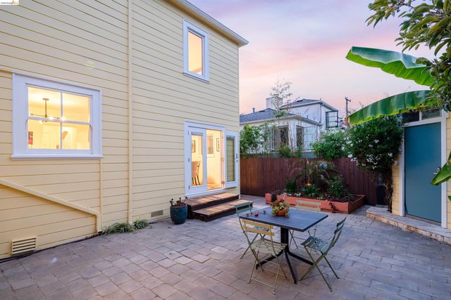 7465 Curry Ave, El Cerrito, CA 94530