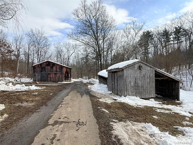 444 Hoagerburgh Road, Wallkill, NY 12566