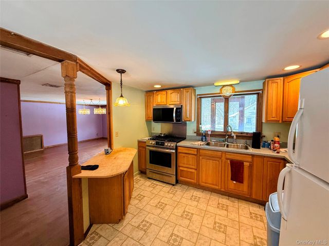 444 Hoagerburgh Road, Wallkill, NY 12566