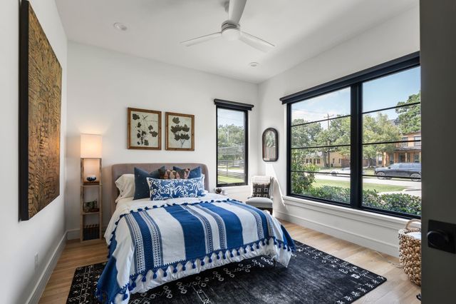 935 Gardenia Drive, Houston, TX 77018