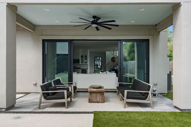 935 Gardenia Drive, Houston, TX 77018