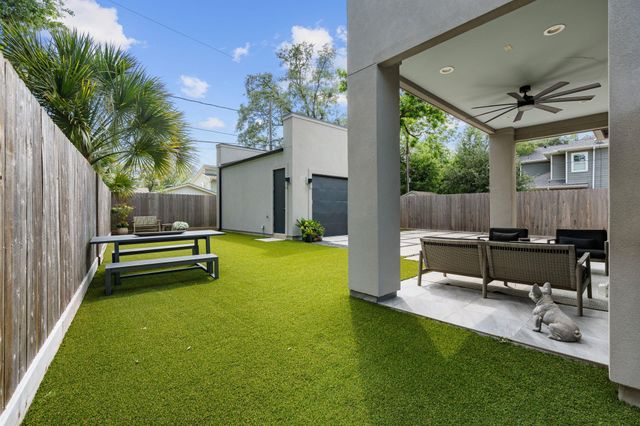 935 Gardenia Drive, Houston, TX 77018