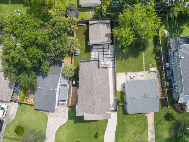 935 Gardenia Drive, Houston, TX 77018