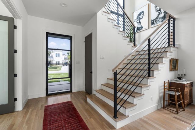 935 Gardenia Drive, Houston, TX 77018