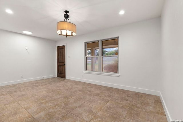121 Kenwood Ave, Boerne, TX 78006