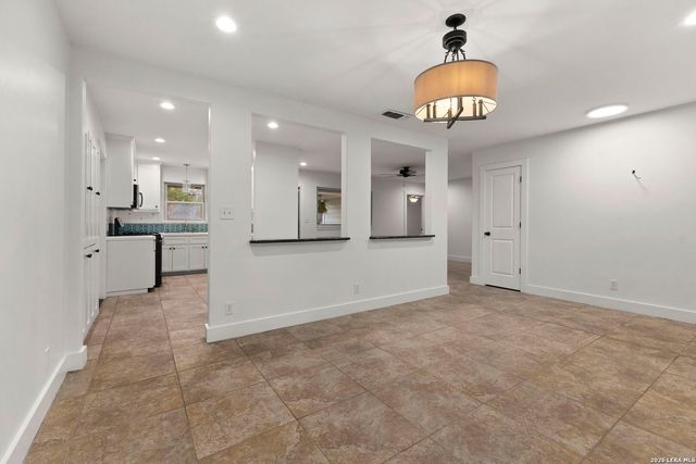 121 Kenwood Ave, Boerne, TX 78006