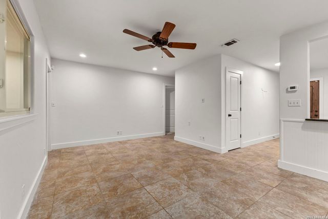 121 Kenwood Ave, Boerne, TX 78006