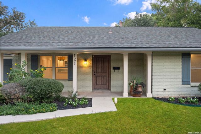 121 Kenwood Ave, Boerne, TX 78006