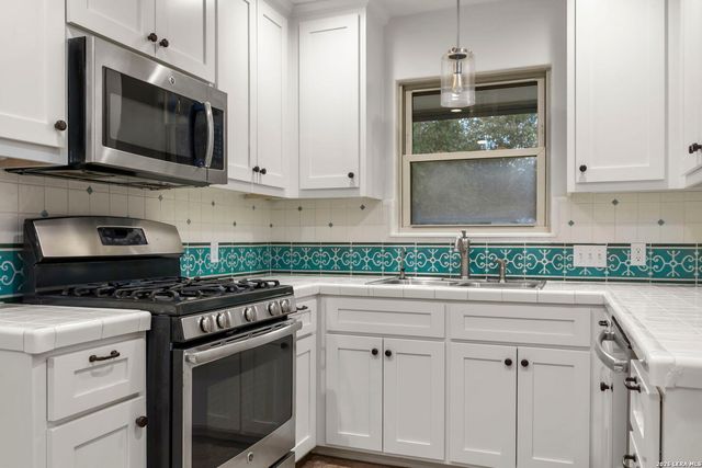 121 Kenwood Ave, Boerne, TX 78006