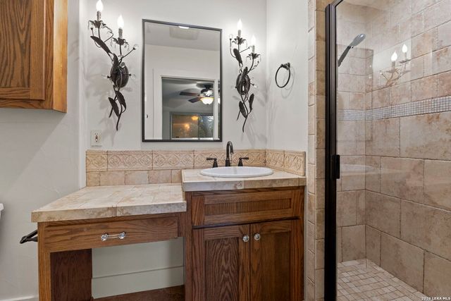 121 Kenwood Ave, Boerne, TX 78006