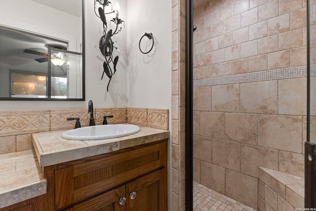 121 Kenwood Ave, Boerne, TX 78006