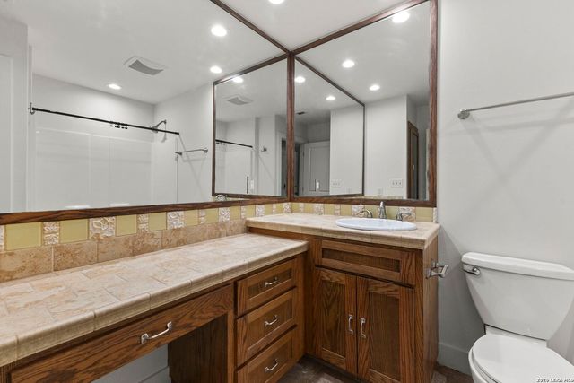 121 Kenwood Ave, Boerne, TX 78006