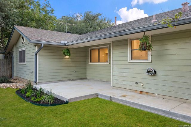 121 Kenwood Ave, Boerne, TX 78006