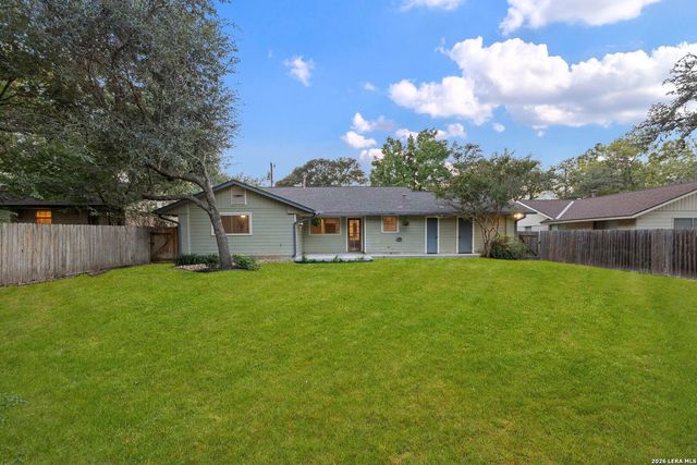 121 Kenwood Ave, Boerne, TX 78006