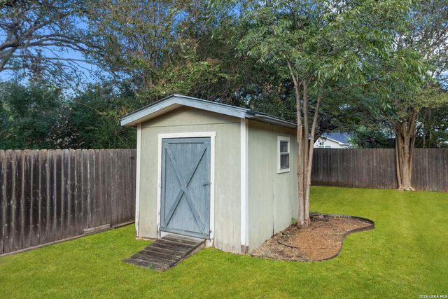 121 Kenwood Ave, Boerne, TX 78006