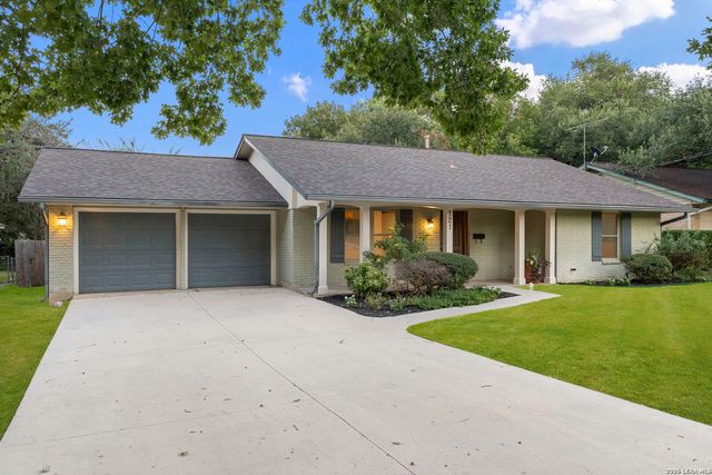 121 Kenwood Ave, Boerne, TX 78006