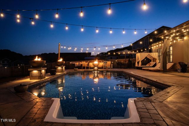 2020 Presley Crossing, Jonesborough, TN 37659